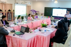 LINE_ALBUM_ผอ.่เขตเยี่ยม-รร-เรื่องระบบดูแลฯ_241115_40