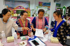 LINE_ALBUM_Focus-group-สืบสานงานศิลป์ลวดลายม้งน่าน_240517_28
