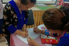 LINE_ALBUM_Focus-group-สืบสานงานศิลป์ลวดลายม้งน่าน_240517_74